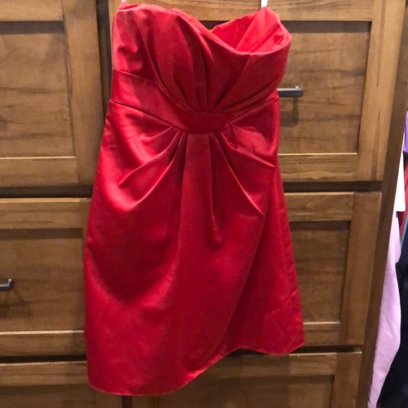 Red dress - Picture 2 of 6